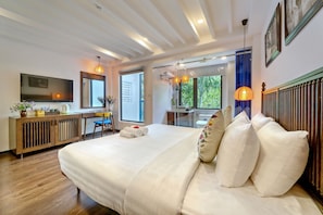 Suite junior, 1 cama de matrimonio | 1 dormitorio, ropa de cama hipoalergénica, minibar y caja fuerte