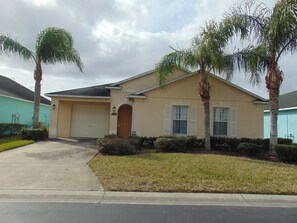 Front of property - Enchanting Disney Vacation Home Reserve (Davenport)