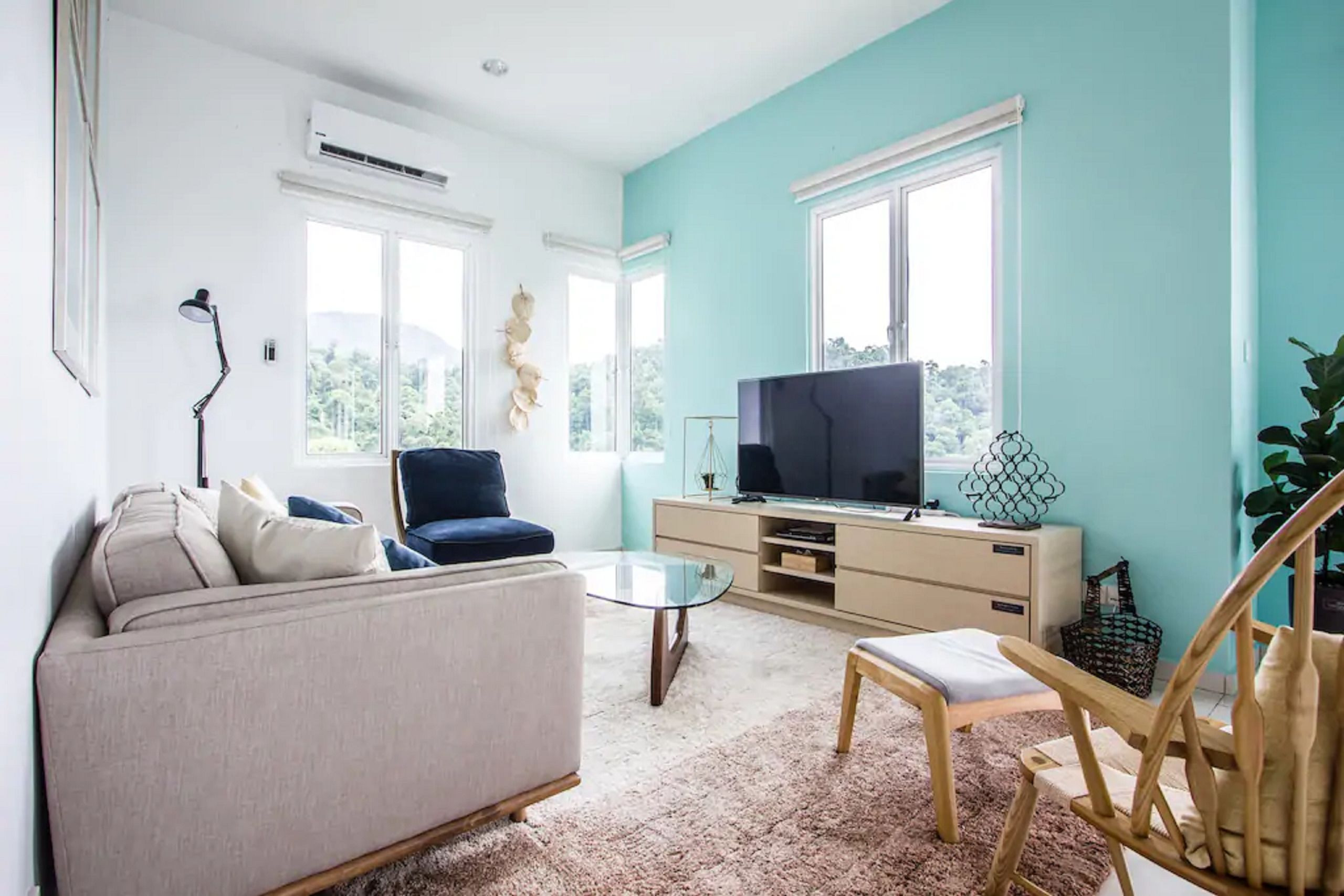 Vila (One) | Televisi