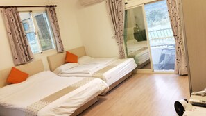 エリート 4 人部屋 ダブルベッド 2 台 マウンテンビュー | 部屋からの景観