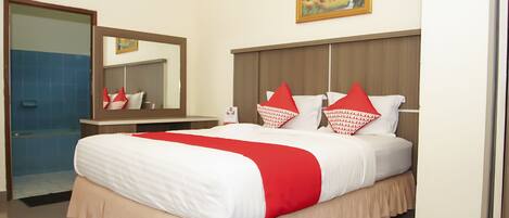 Habitación doble Deluxe | Escritorio, wifi gratis y ropa de cama