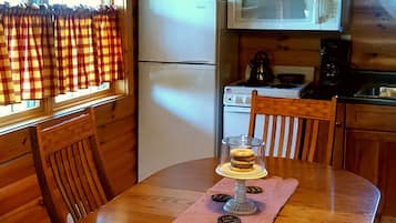 小屋 (The Faith Cabin) | 房內用餐