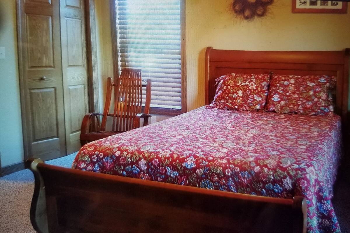 Hytte (New Blessings Homestead Cabin) | Strykejern/-brett, wi-fi (inkludert) og individuelt dekorert