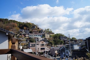 Japanese-Style Townhouse | City view - Moon's Cafe (Onomichi)