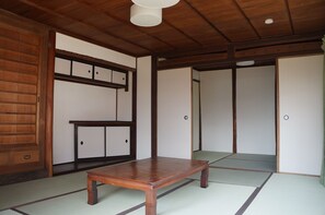町家 | 客室内のダイニングエリア