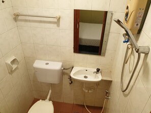 Habitación doble Deluxe, 1 cama matrimonial | Baño | Regadera
