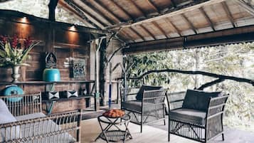 Deluxe Tent, Multiple Beds, Valley View, Mountainside | In-room safe, individually decorated, individually furnished, bed sheets