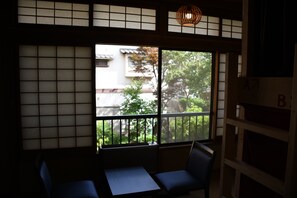 免费 WiFi、床单