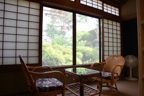 免费 WiFi、床单