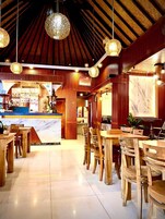 Breakfast, lunch, dinner served; local and international cuisine 