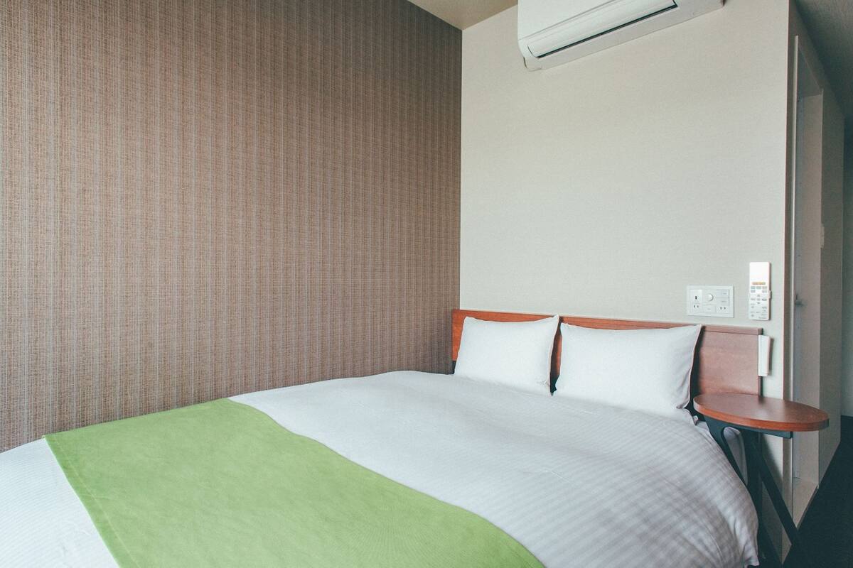 In-room safe, desk, blackout curtains, iron/ironing board (on request)