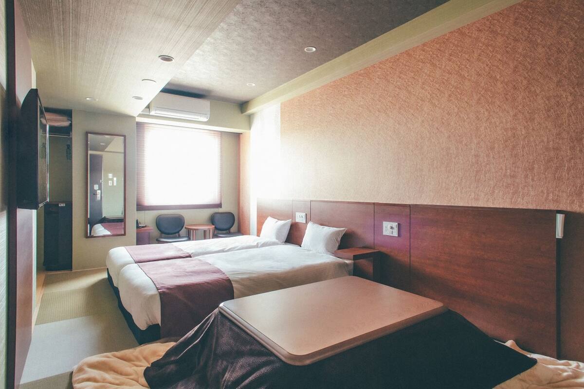 Modern Japanese Style Deluxe Hollywood Twin Non Smoking | In-room safe, desk, blackout curtains, iron/ironing board (on request)