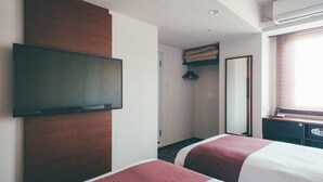 In-room safe, desk, blackout curtains, iron/ironing board (on request) - Hotel Kuretakeso Takayama-Ekimae (Takayama)