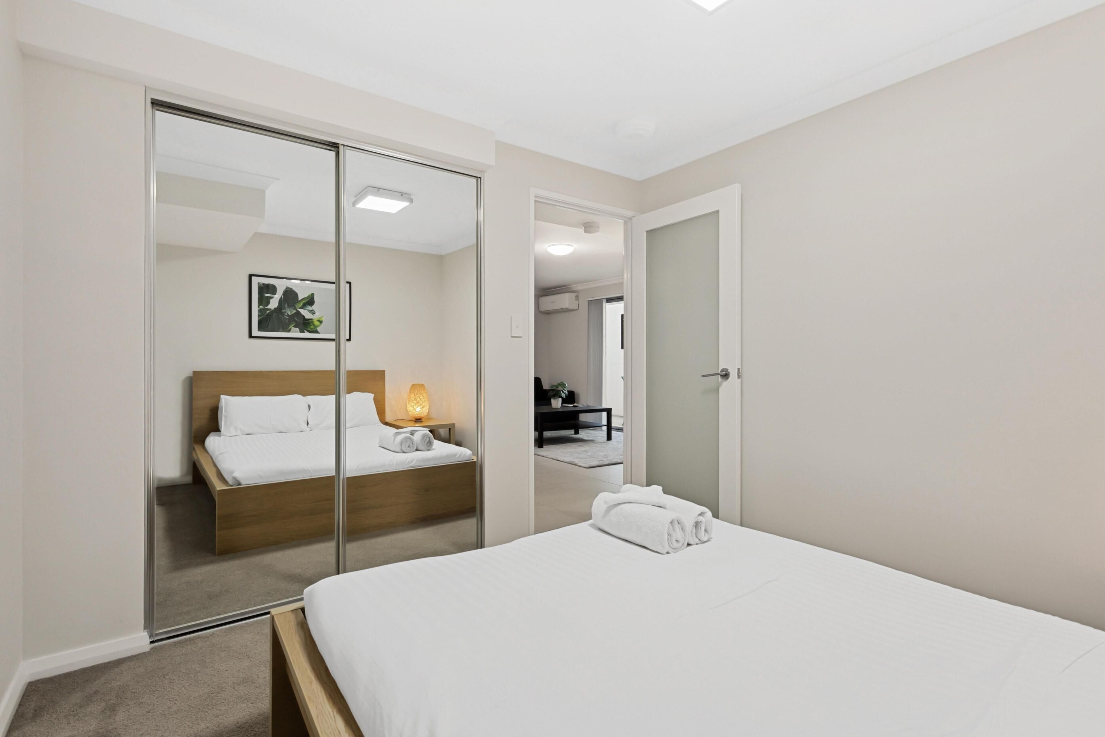 2 bedrooms, iron/ironing board, Internet, bed sheets