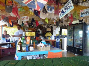Bar (in der Unterkunft)