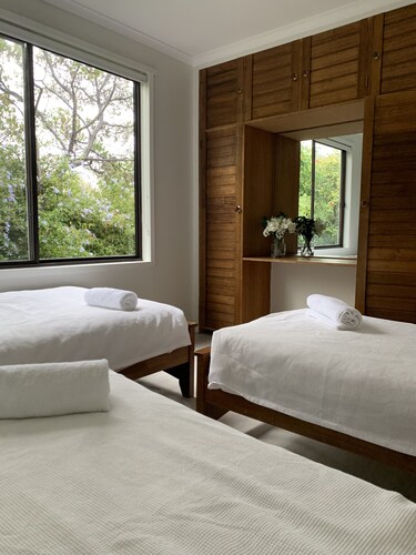 Cedar Cottages Blackmans Bay - Country Cottage