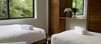 Cedar Cottages Blackmans Bay - Country Cottage