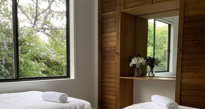 Cedar Cottages Blackmans Bay - Country Cottage