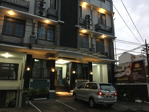 Front of property - Hotel Kristina (Yogyakarta)