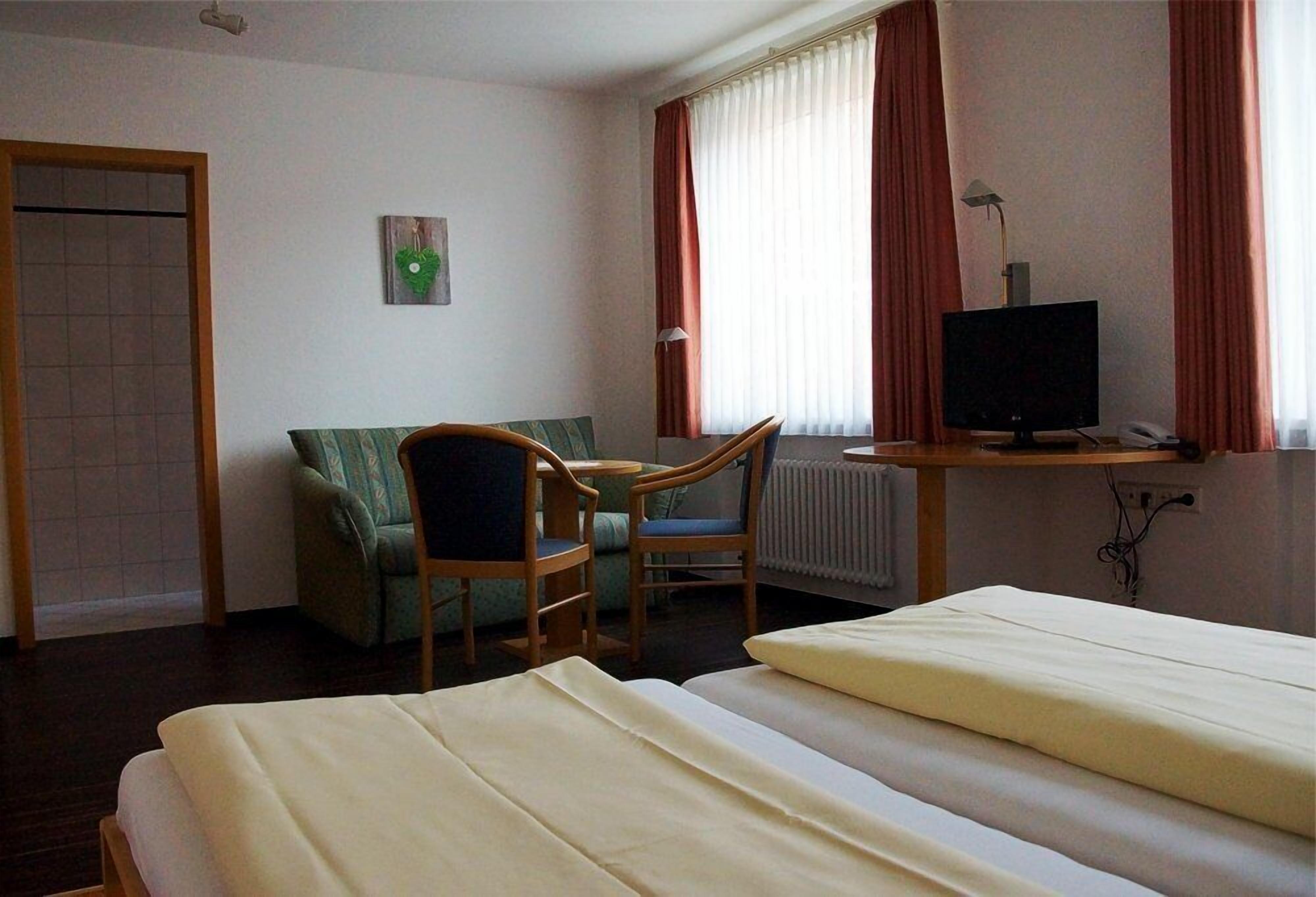 standard triple room | desk, blackout curtains, cots/infant beds, free wifi