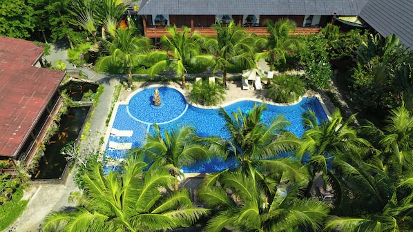 Outdoor pool, sun loungers