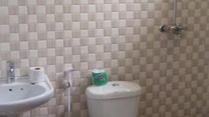 Free toiletries, towels, soap, shampoo - Kilimanjaro Lodge (Nungwi)
