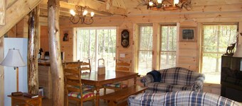 Rote Dachkabine - Rustikale Blockhütte im Wald!