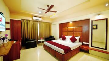 Superior Room, 1 Double Bed, Non Smoking | Caja fuerte, wifi gratis, ropa de cama