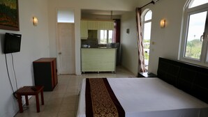 In-room safe, iron/ironing board, WiFi (free), bed sheets - Blue Ocean Residence (Grand-Baie)
