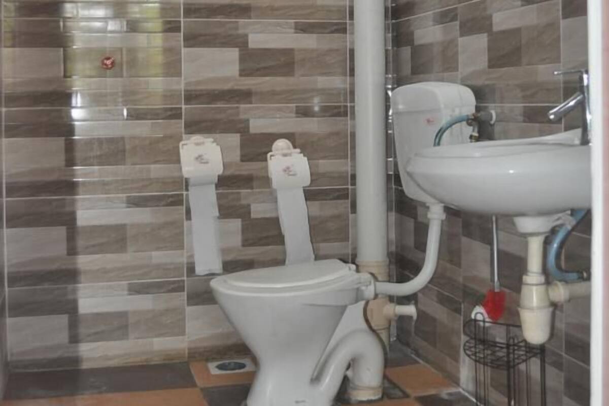 Phòng 4 cơ bản | Phòng tắm | Buồng tắm vòi sen, đồ dùng nhà tắm miễn phí, máy sấy tóc, khăn tắm