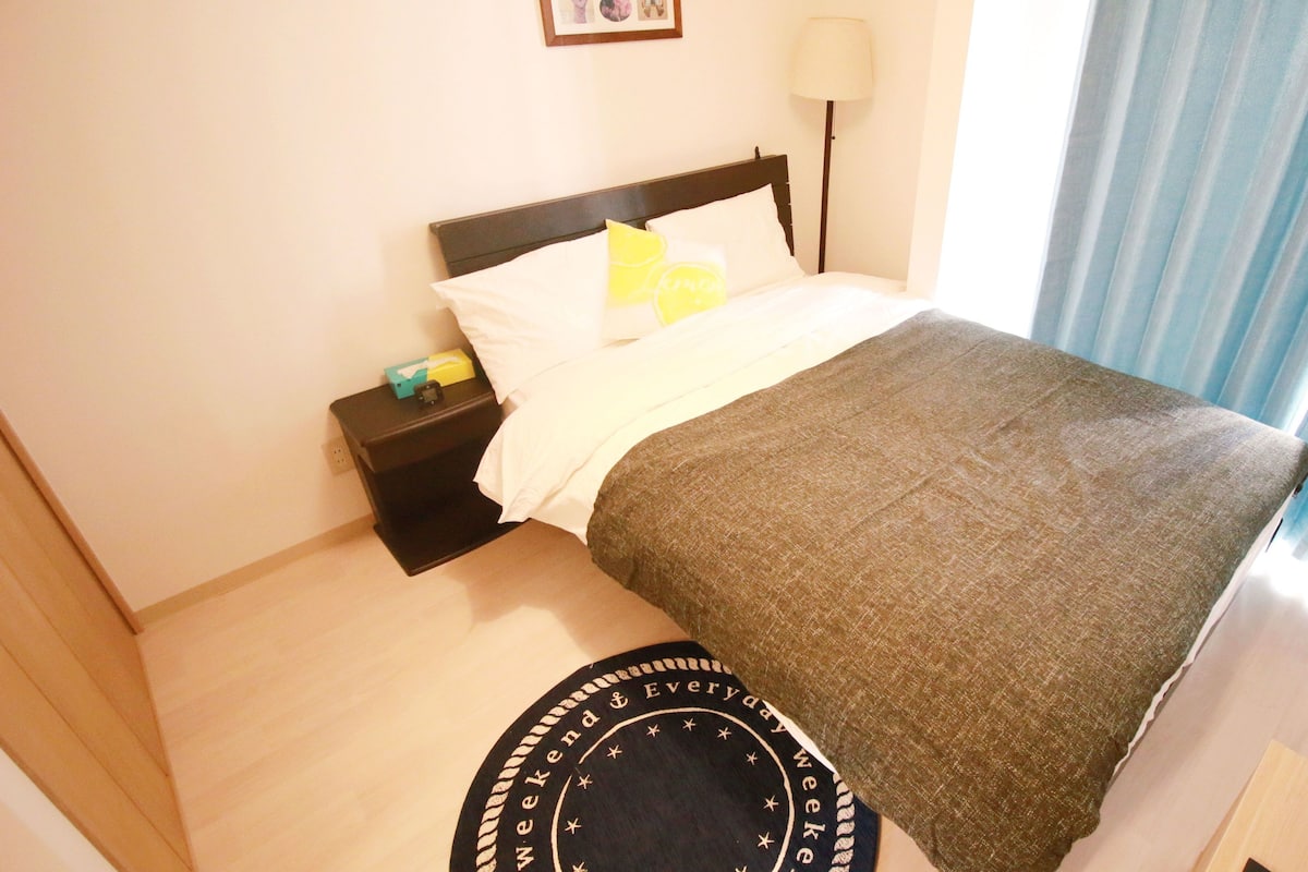 Double Room (401) | Free WiFi, bed sheets