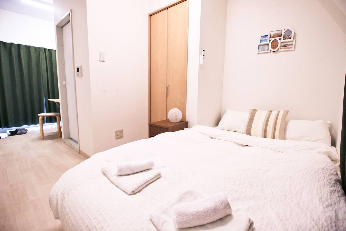 Wifi gratis y ropa de cama 