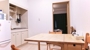 Living area - Uhome Kanda Hotel (Tokyo)