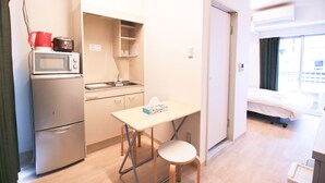 Free WiFi, bed sheets - Uhome Kanda Hotel (Tokyo)