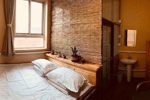 Decoración personalizada, cortinas blackout y wifi gratis 