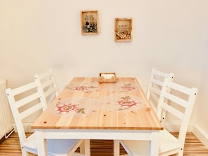 标准公寓, 多张床, 无烟房 | 私人厨房 | 大冰箱、烤箱、炉灶、茶具/咖啡用具