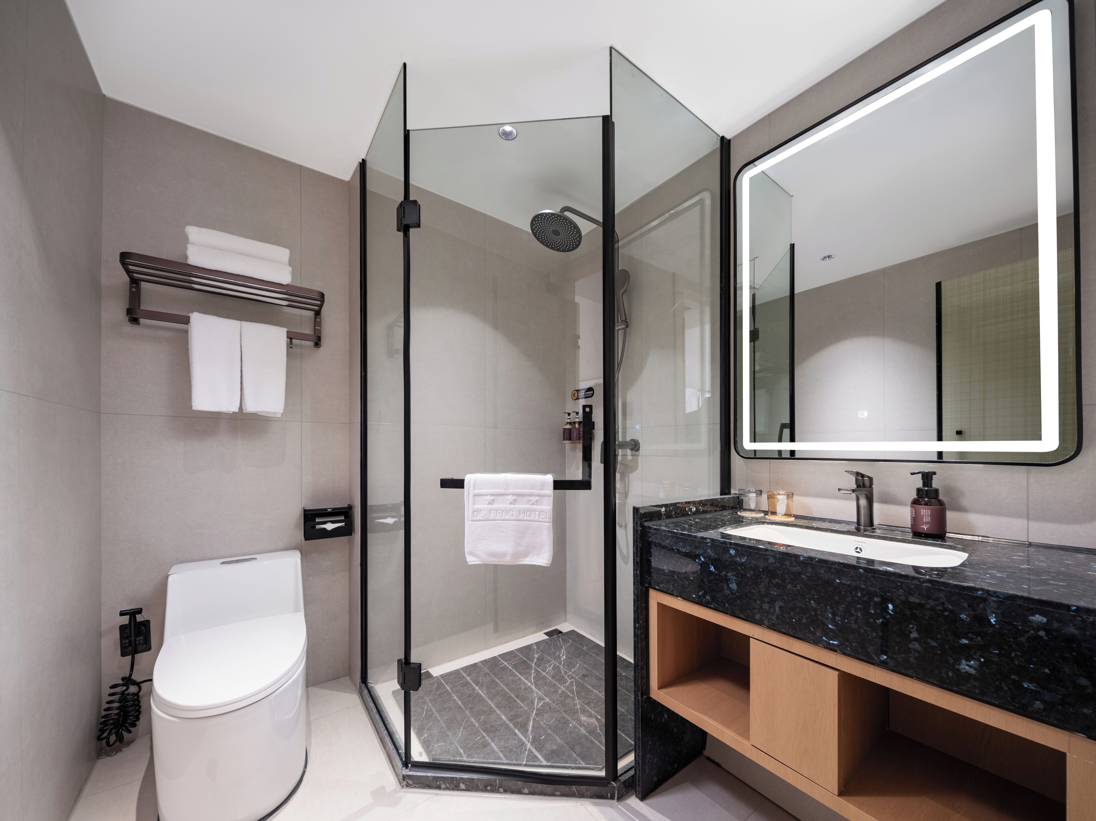 rainfall showerhead, free toiletries, hair dryer, slippers