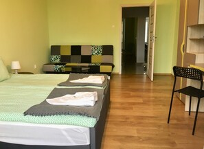 Family Apartment, Multiple Beds, Non Smoking | 2 bedrooms, individually decorated, individually furnished, desk - Visit Lublin Apartments Plus Wschodnia (Lublin)
