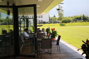 Outdoor dining - Sportresort ALM 34 (Saalfelden am Steinernen Meer)