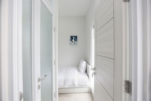 Standard Single Room, 1 Large Single Bed, Private Bathroom, City View | Premium bedding, down duvets, Select Comfort beds - Voxstay Karawang (Karawang)