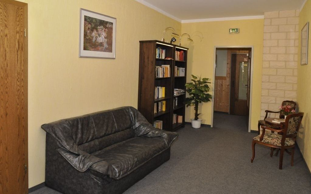 每日供应自助式早餐（每人 EUR 9.5）