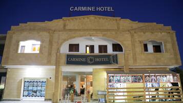 Fachada da propriedade