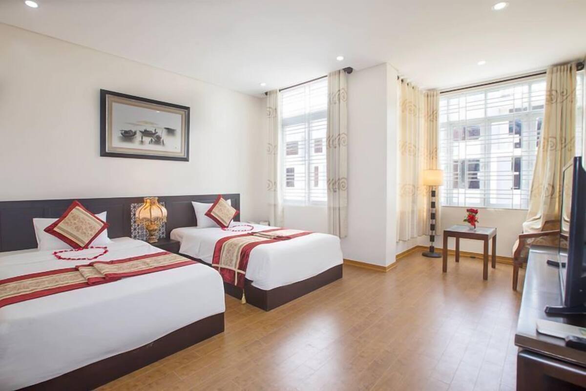 Minibar, escritorio, camas plegables/adicionales y wifi gratis 
