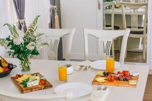 Apartment with wheelchair access | Living area | Flat-screen TV