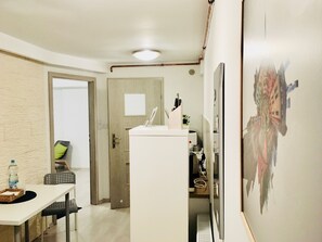 标准公寓, 多张床, 无烟房 | 私人厨房 | 大冰箱、炉灶、茶具/咖啡用具、电热水壶