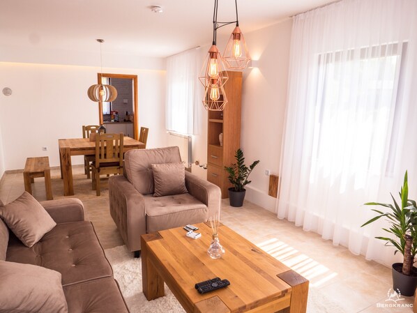 Exclusive Apartment, Multiple Beds, Non Smoking | Living area