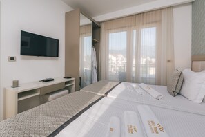 Deluxe Apartment, Terrace | Premium bedding, desk, soundproofing, iron/ironing board - Villa Royal Apartments (Tivat)