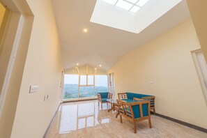 Interior detail - V Resorts Oak N Teas Villa Kotagiri (Kotagiri)