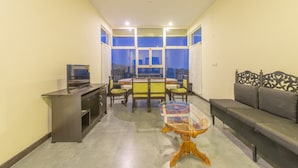 Living room - V Resorts Oak N Teas Villa Kotagiri (Kotagiri)