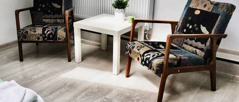 Apartamento standard, várias camas, para não fumantes | Área de estar